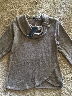 Adrienne Vittadini New with tag attached size small